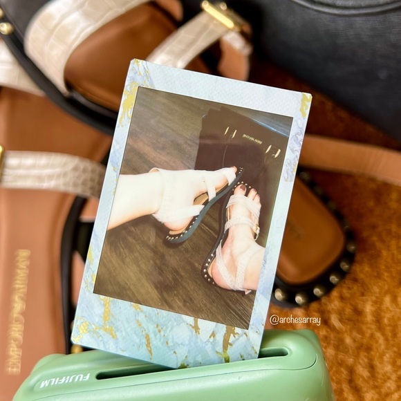 Polaroid - Feet pic sandals womens fetish - Picture 1 of 1